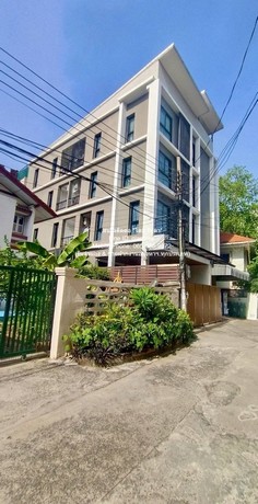 อพาร์ตเมนท์ ขายห้องพักให้เช่ารายเดือน (Apartment) 4 ชั้น 15 ห้อง (43 ตร.ว.) ถ.ประชาอุทิศ (MRT ห้วยขวาง), 19.9 ล้านบาท  area 43 ตาราง-วา 15นอน ใกล้ MRT ห้วยขวาง ราคาดีเยี่ยม! เป็น Apartment ใหม่ (Modern Style) ราคาขายไม่แพง อยู่ในทำเลที่ดีมาก ใกล้แหล่