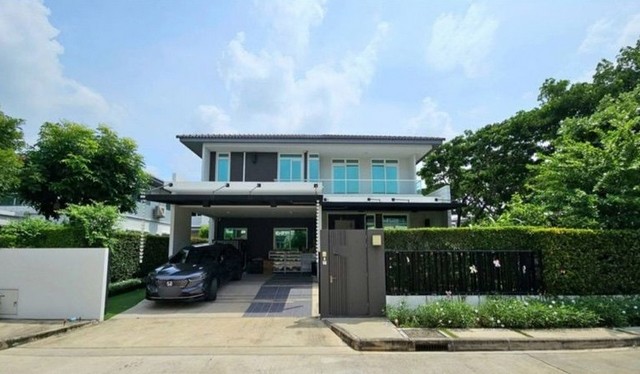 ขายถูกบ้านเดี่ยว 2 ชั้น หมู่บ้าน มัณฑนา อ่อนนุช-วงแหวน 5 ขนาด 87.3  ตรว. 4 นอน 5 น้ำ บ้านสวย  ใกล้ Airport Link บ้านทับช้าง