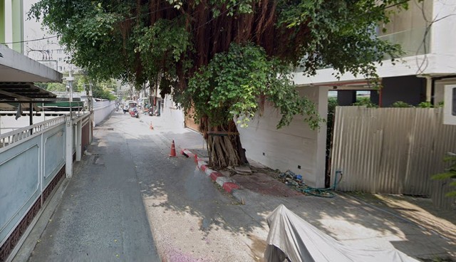 ให้เช่าอาคาร 8 คูหา ใจกลางกรุงเทพฯ ซอยสันติภาพ ทำเลทอง ย่านธุรกิจ ใกล้ BTS-MRT