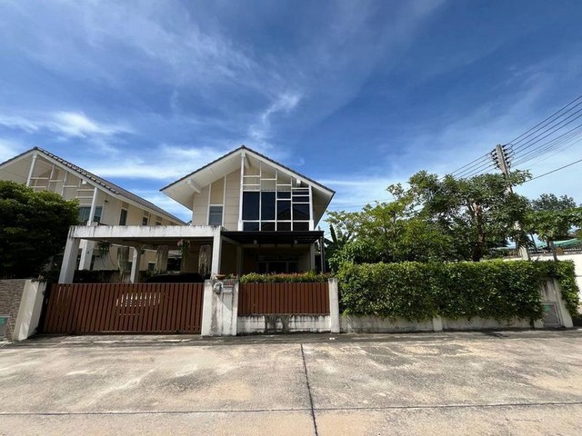 หมู่บ้านแมคโนลีย์ ศรีราชา บ้านเดี่ยวให้เช่า พร้อมสระว่ายน้ำ ฟิตเนส คลับเฮ้าส์ TP-H1605