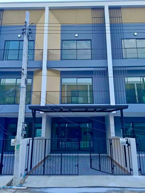 MRT ตลาดมีนบุรี 1.2 กม. หทัยราษฎร์ ให้เช่า คฤหาสน์แนวตั้ง ทาวน์โฮม 3 ชั้น 19ตร.วา. 3น้ำ ตลาดมีนบุรี 2 1.1 กม. นิมิตรใหม่-สุวินทวงศ์