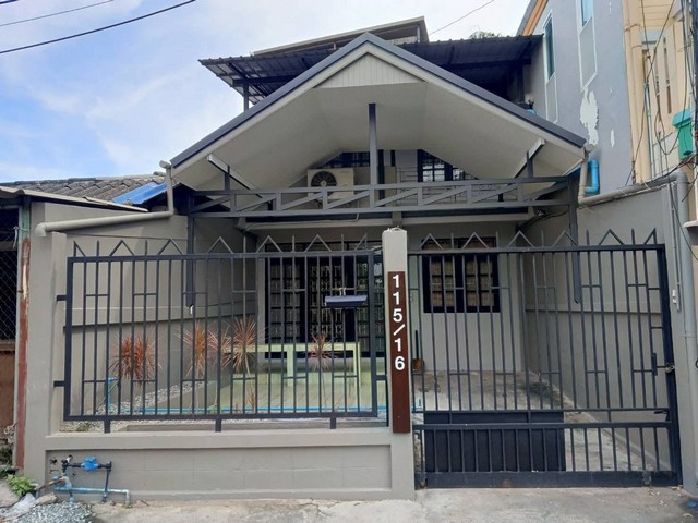 ให้เช่า  บ้านทาวน์โฮม 2 ชั้น  พัทยา-นาเกลือ  เฟอร์นิเจอร์ โต๊ะ ตู้เตียง โซฟา