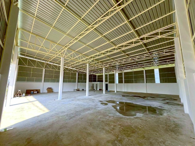 ย่านบางมด ทำเลดีพุทธบูชา35-43 ให้เช่า โกดังสร้างใหม่เอี่ยม 400ตร.ม. เหมาะกับคลังสินค้า รองรับการขนส่งสะดวก ถ.พระราม 2