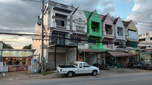 ขายทาวน์เฮาส์ 2 ชั้น ปากเป็ดขอนแก่น-ติดถนนสีหราชเดโชไชย ทำเลดีใกล้แหล่งชุมชน