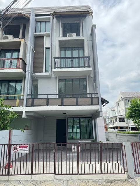 ให้เช่าทาวน์โฮม 4 ชั้นหลังหัวมุม 225 ตรม. โครงการอารียา แมนดารีนา สุขุมวิท 77 ใกล้รถไฟฟ้าสายสีเหลือง สถานีศรีนุช 