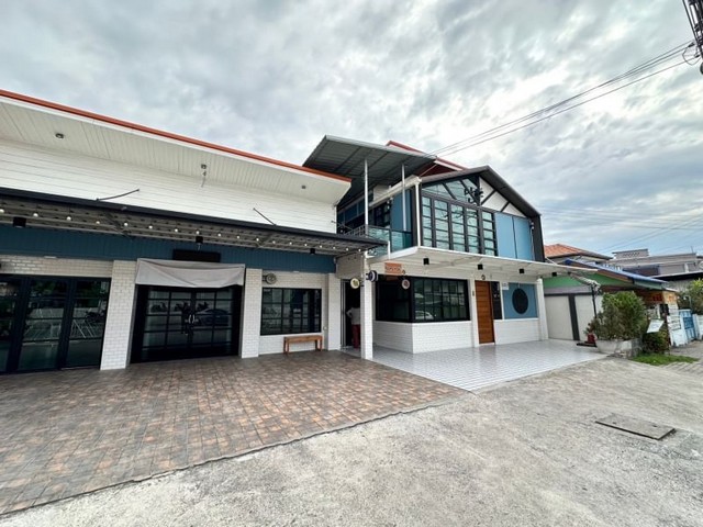 ขายบ้านเดี่ยวพร้อมกิจการร้านอาการ อ่ามอุดม ศรีราชา ชลบุรี FP-H01161 