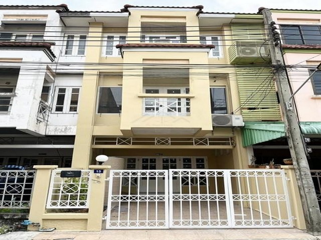 ให้เช่าทาวน์โฮม 3 ชั้น ซอยรามอินทรา34 ย่านเลียบทางด่วนรามอินทรา 