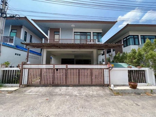 บ้านเดี่ยวให้เช่า 3 นอน ในศรีราชา โกลเด้นทาวน์ วังหิน-เขาแตงอ่อน TP-H1638