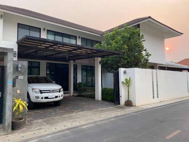 โซนแม่เหียะ ให้เช่า 45,000 บาท ขาย 7.5 ล้าน 73.8 ตรว. บ้านเดี่ยว 2 ชั้น #สไตล์โมเดิร์น พื้นที่กว้างขวาง #เฟอร์นิเจอร์ครบ #พร้อมเข้าอยู่