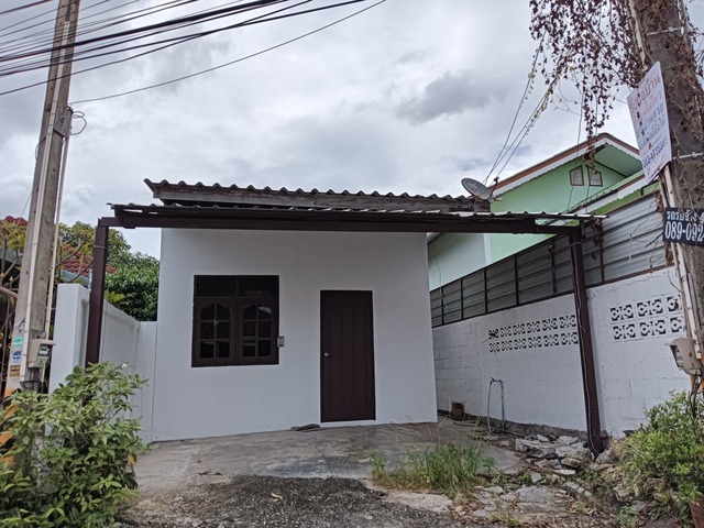 ขายบ้านแฝดชั้นเเดียวสภาพดีพร้อมอยู่ซอยวัดหนองเกตุใหญ่ตำบลหนองปลาไหล อำเภอบางละมุง จังหวัดชลบุรี