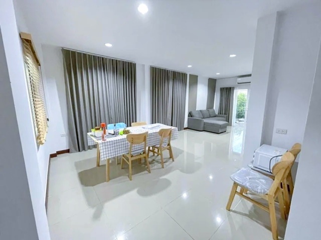 โลตัส หนองจอก 1.2 กม.MRTสุวินทวงศ์ ปล่อยเช่าบ้าน 2 ชั้น หลังริม 4นอน ถ.มิตรไมตรี 49ตร.วา.189 ตร.ม.