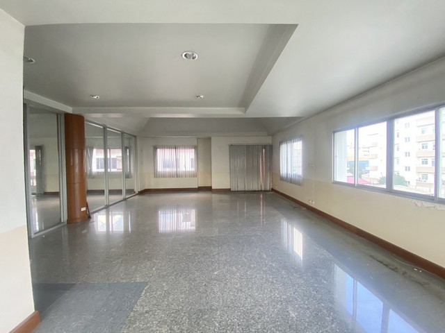 อาคารพาณิชย์ โฮมออฟฟิต 4 ชั้น พื้นที่ใช้สอย 1,000 ตรม. โครงการ ชีวินเพลส ถนนสิรินธร ซอย 7 ใกล้ BTS