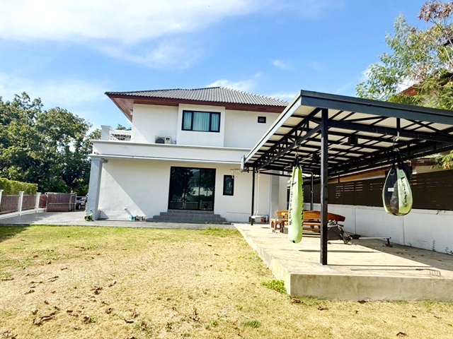 โรงเรียนนานาชาติ RIS รามคำแหง164 โลตัสสุขาภิบาล3 บิ๊กซี คฤหาสน์ ขายถูกกว่าประเมิน 5นอน  เฟอร์ เครื่องใช้ไฟฟ้า 6น้ำ 150 ตรว เพอร์เฟค 