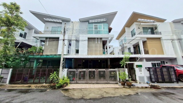 ลดราคา บ้านแฝด 3 ชั้น แกรนด์ ไอ - ดีไซน์ วิภาวดีฯ พร้อมอยู่ 