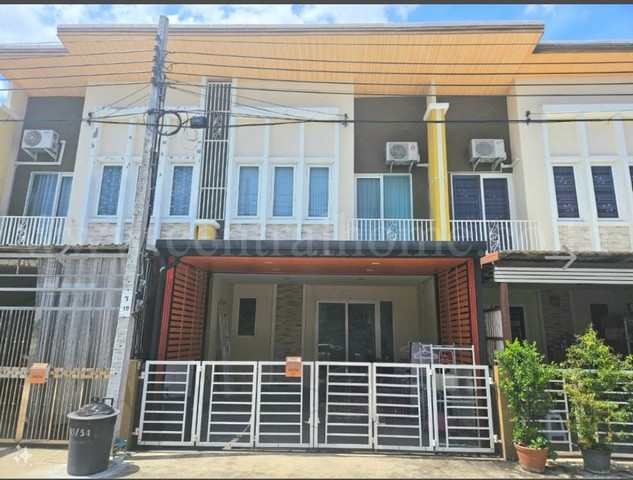 ขายด่วน ทาวน์โฮม โกลเด้น ทาวน์ สุขสวัสดิ์ - พุทธบูชา สภาพใหม่ ราคาถูก