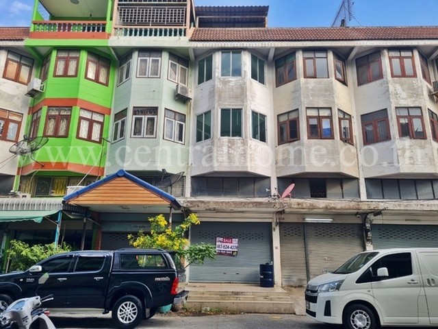 ลดราคา อาคารพาณิชย์ 3 ชั้นครึ่ง หมู่บ้านรัตนโกสินทร์ - รังสิต 200 ปี 