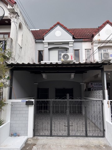 ให้เช่าทาวน์เฮ้าส์ 2 ชั้น ม.สุขสันต์ 2 บ้าน Renovate ใหม่ พร้อมอยู่