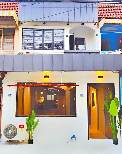 MRTราชภัฏพระนคร 500มเซ็นทรัล รามอินทรา 2.6 กม.Mให้เช่าทาวน์เฮาส์หรู 2 ชั้น 256ตร.วา. 26ตร.ม. ไอทีสแควร์ หลักสี่ แหล่งเศรษฐกิจ