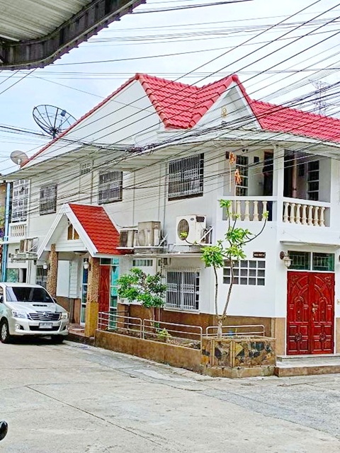 เพชรเกษม53-61 ให้เช่าคฤหาสน์ 2 ชั้น  6นอน  MRT หลักสอง 1.6 กม. 42ตร.วา.ตรงข้าม รพ.เกษมราษฎร์ บางแค 400ม. 5น้ำ  เดอะมอลล์บางแค 