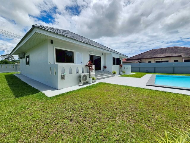  พูลวิลล่าหรู บางเสร่ พร้อมขาย  มาพร้อม เฟอร์นิเจอร์ครบชุด เข้าอยู่ได้ทันที