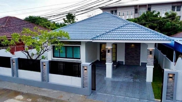 หมู่บ้าน Tw เนินพลับหวาน พัทยากลาง จ.ชลบุรี ต้นซอยเนินพลับหวาน