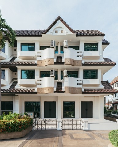 ขาย/ให้เช่า ทาวน์โฮม 4ชั้น โครงการ Regent 71 Place พื้นที่ใช้สอย 300 ตร.ม ใกล้รถไฟฟ้า BTS สถานีพระโขนง