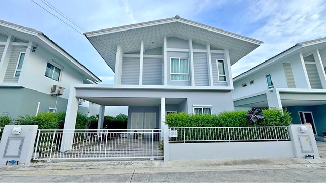 พระราม 2 กม.18  พันท้ายนรสิงห์  คฤหาสน์ ให้เช่าบ้าน 2ชั้น  52ตร.วา. 3 นอน รร.อัสสัมชัญ พระราม2 1.9 กม. จัดเต็มเฟอร์ฯ  ตลาดสดลีลา 2.1 กม.