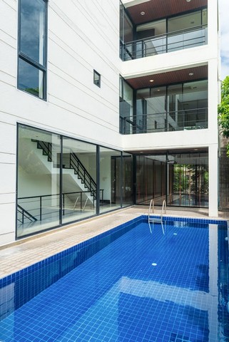 ให้เช่าบ้านเดี่ยว4ชั้นใจกลางอารีย์ พญาไท 750 ตร.ม.พร้อมสระส่วนตัวเหมาะอยู่อาศัยและทำโฮมออฟฟิศ ใกล้BTSอารีย์