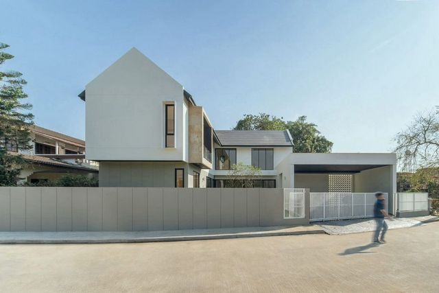 โซนสันผีเสื้อ ให้เช่า 75,000 บาท/เดือน ขาย 10.9 ล้าน #เลควิวพาร์ค2 #ใกล้รวมโชค บ้านสร้างใหม่ 2 ชั้น #สไตล์โมเดิร์น บรรยากาศร่มรื่นน่าอยู่