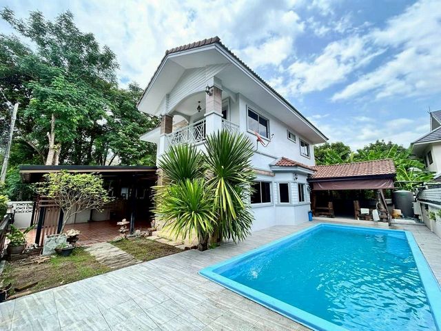 โซนหางดง ให้เช่า 40,000 บาท/เดือน 78 ตรว. บ้านพลูวิลล่า 2 ชั้น บรรยกาศดี ร่มรื่นน่าอยู่ หมู่บ้านเงียบสงบ เดินทางสะดวก