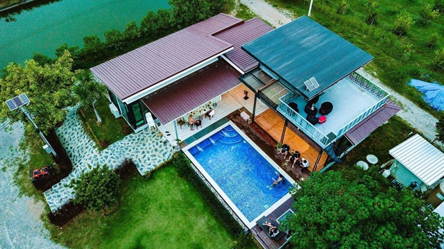  ปั๊มน้ำมัน พีที บ้านคา 3.4 กม ขายรีสอร์ท 1 หลัง พร้อมที่ดิน  15 ไร่ ขาย 4 นอน วัดรางเสน่ห์ 1.7 กม.. 4 น้ำ  กลางเมืองราชบุรี