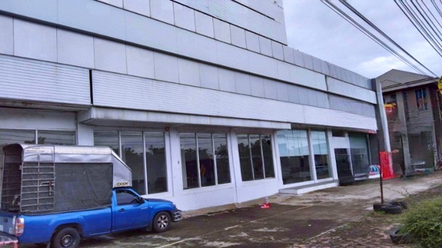 ตลาดแยกทศกัณฑ์ 1.9 ก,ม MRT หลักสอง 2.5 กม. ให้เช่าด่วน โชว์รูมรถยนต์ ขนาดใหญ่ พร้อมโรงซ่อม  500 ตร.วา. 2000 ตร.ม.  เดอะมอลล์บางแค 2.3 กม.