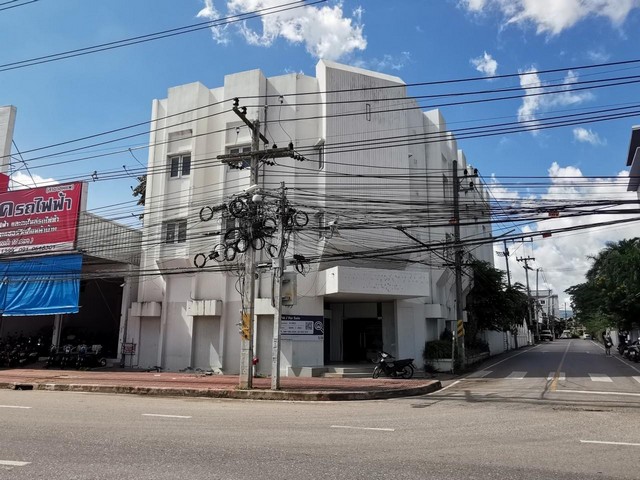 ขาย สำนักงาน 3 ชั้น ถนน มะลิวัลย์ ตำบล ชุมแพ อำเภอ ชุมแพ PTT12812