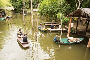 ตลาดน้ำกวางโจว ตลาดน้ำบนน้ำตกแห่งแรกและแห่งเดียวในโลก